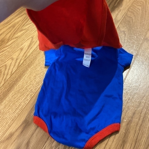 DISNEY Baby Super Mickey Onesie with Cape  (Size 3-6 months) - Picture 3 of 10